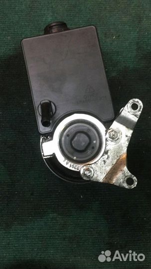 Насос гура Ссанг Йонг Актион Спорт