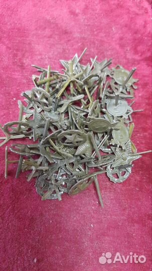 Армейский полевые эмблемы