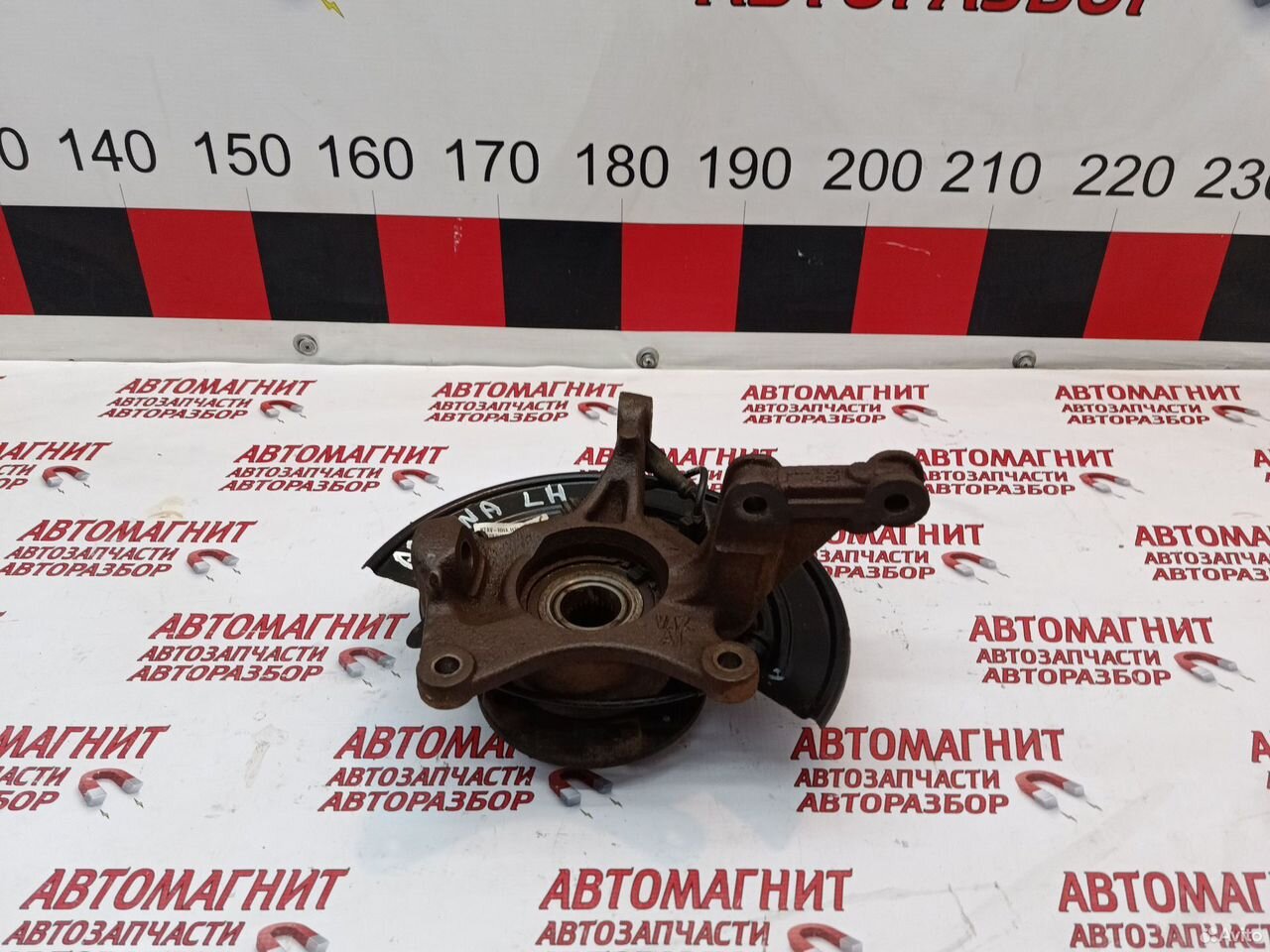 Кулак поворотный левый Рено Аркана