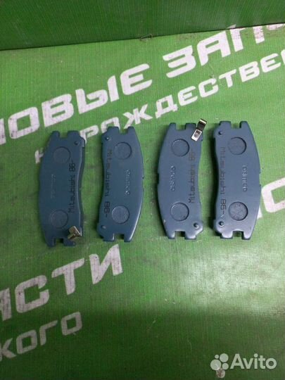 Задние тормозные колодки Mitsubishi Galant 2000