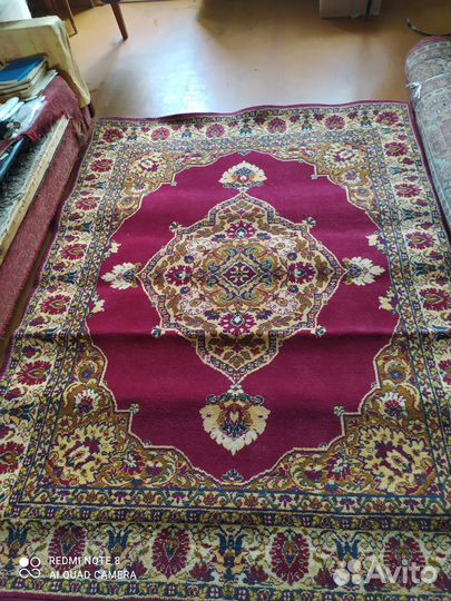 Красивый шерстяной ковер 1,5*2,0 в отличном состоя