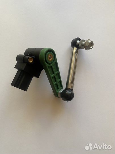 Датчик положения кузова Volkswagen Touareg NF, FL