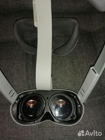 Продам VR очки pico4