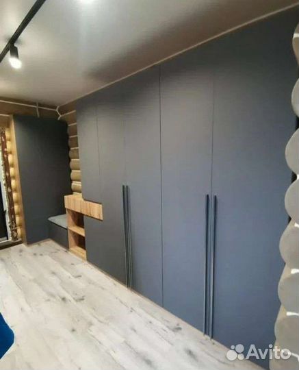 Шкаф в прихожую на заказ