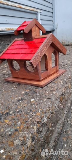 Кормушка для птиц и белок