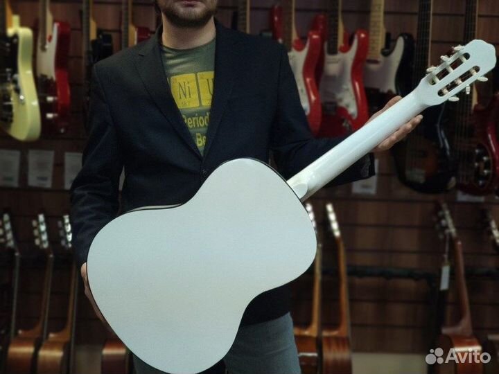 Классическая гитара Belucci + Аксессуары