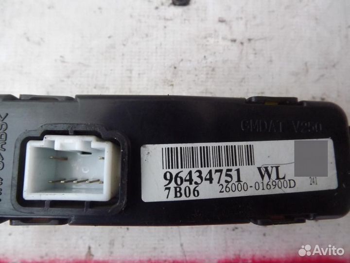 Дисплей информационный Шевроле Эпика