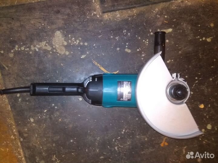 Угловая шлифовальная машина