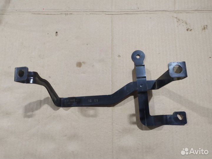 Кронштейн Renault Fluence K4MV838 2010