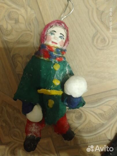 Ватные елочные игрушки (мальчуган в снегу)