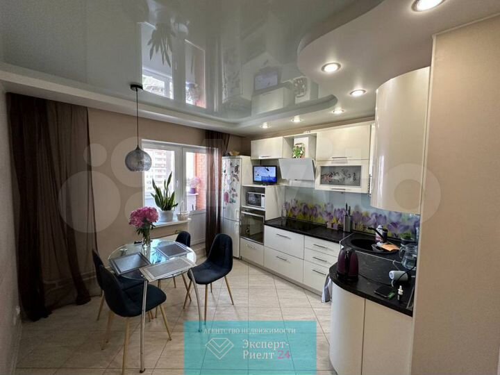 3-к. квартира, 88 м², 15/17 эт.