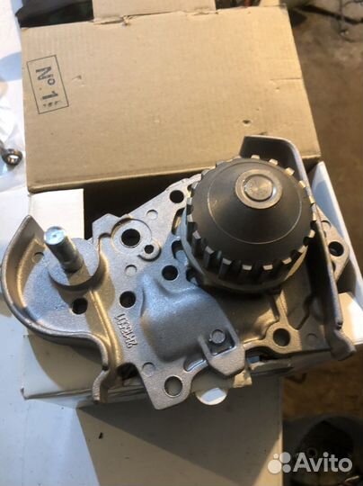 Помпа логан рено