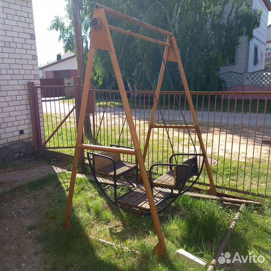 Детские качели металлические уличные