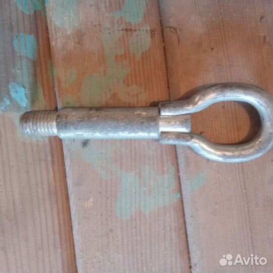 Буксировочный крюк