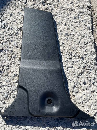 Левая обшивка центральной стойки SsangYong Kyron