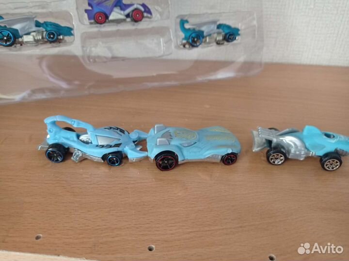 HOT Wheels 10 Машин-Гонки,Меняющих цвет в воде