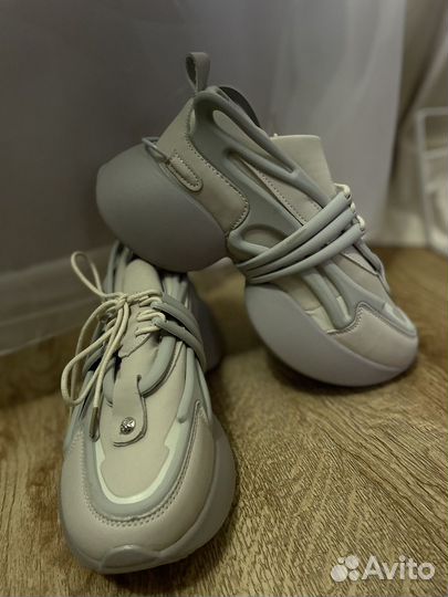 Кроссовки женские 38 размер новые