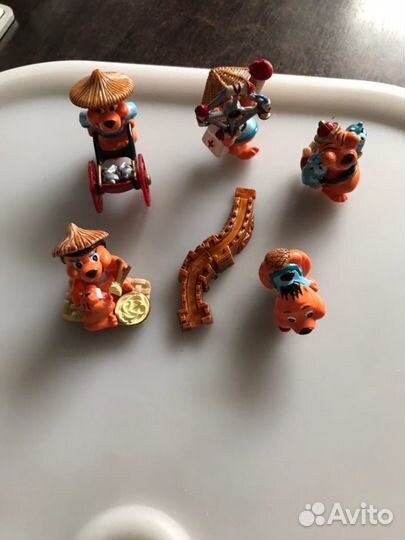 Игрушки из киндер сюрпризов