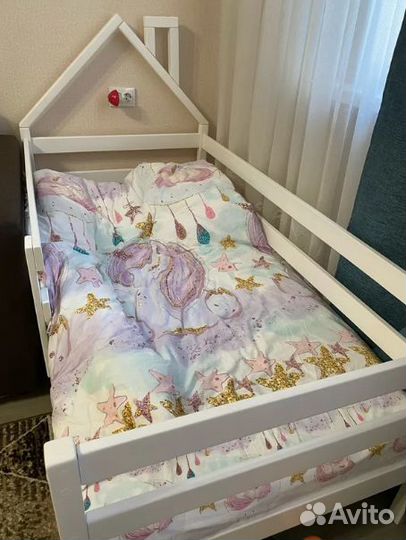 Детская кровать с бортиком