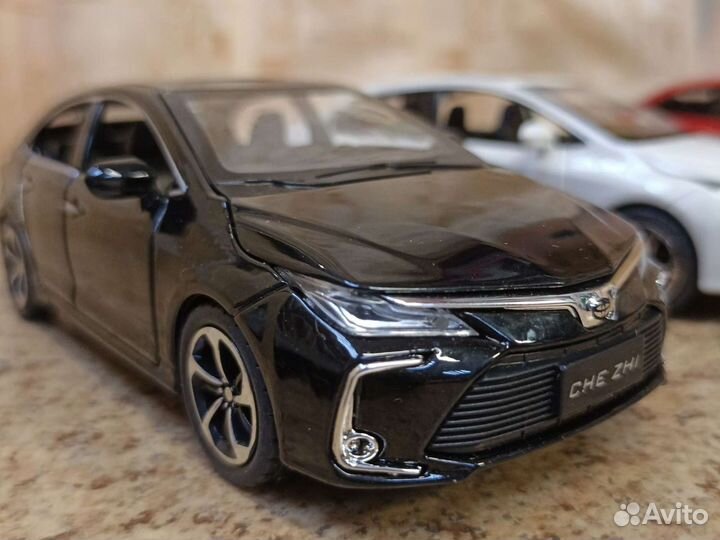 Toyota Corolla модель в масштабе 1:32
