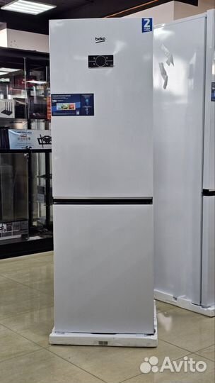 Холодильник с морозильником Beko B3rcnk362HW