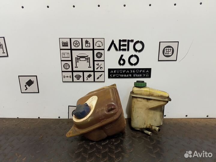 Бачок для Audi 100 C4