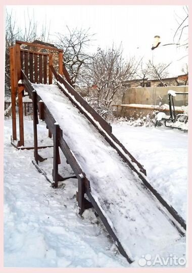 Зимняя заливная горка из дерева