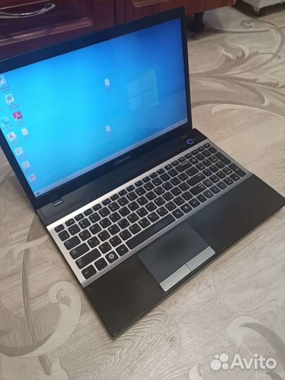 Продаю ноутбук Samsung на i5