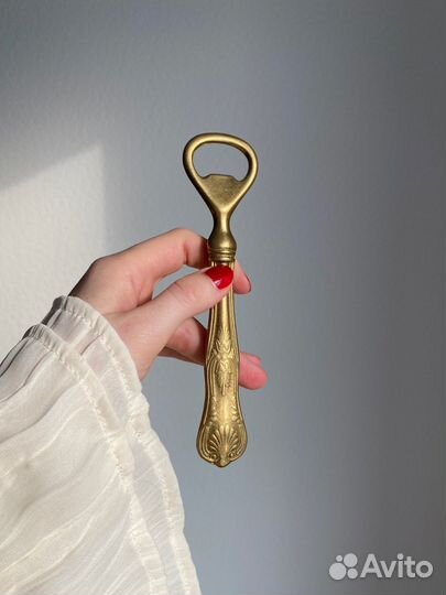 Открывашка из латуни, Италия