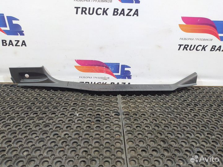Накладка порога внутреняя левая Volvo FH