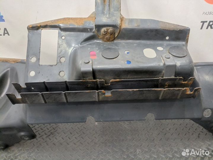 Подкрылок передний левый