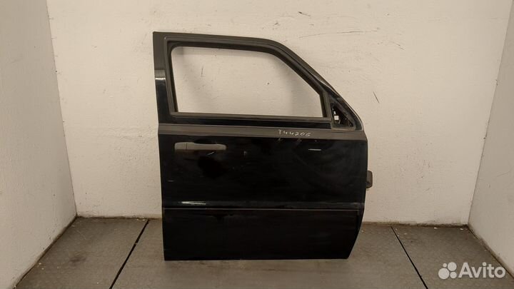 Дверь правая передняя Jeep Patriot