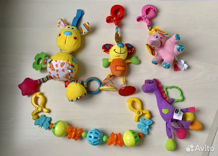 Развивающие игрушки на коляску пакетом