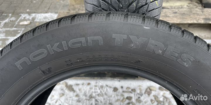 Nokian Tyres WR Snowproof P 225/55 R17