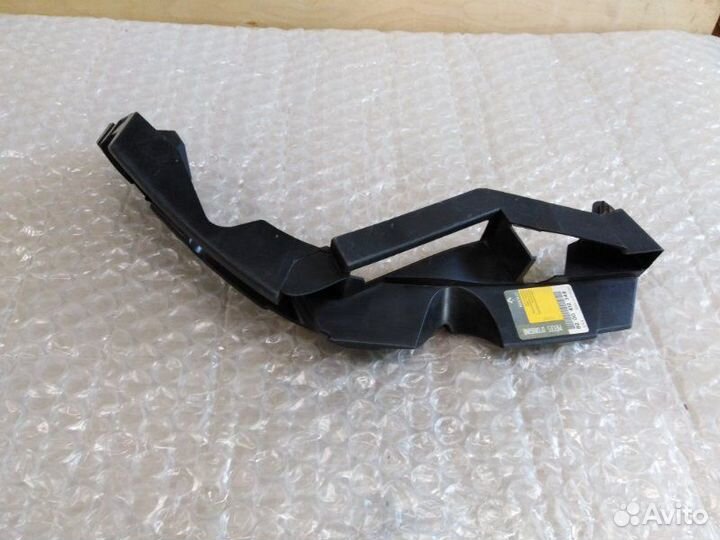 Кронштейн бампера передний левый Renault Megane