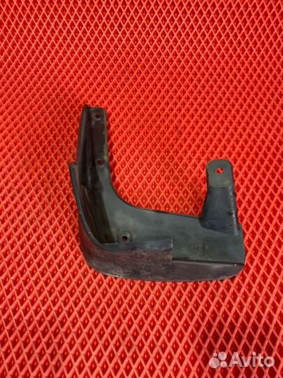 Брызговик передний левый Hyundai Ix 35 LM G4KD