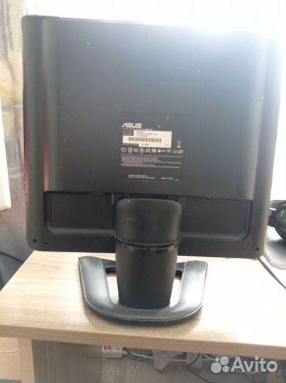 Монитор Asus. 17