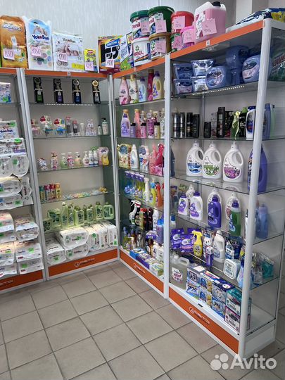 Стелажи витрины с подсветкой