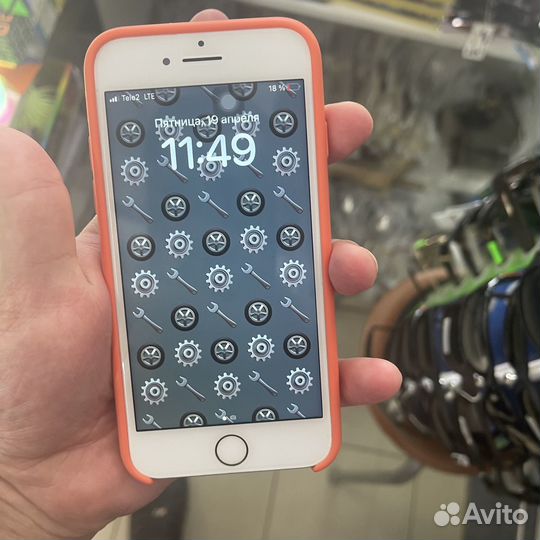iPhone 8, 64 ГБ
