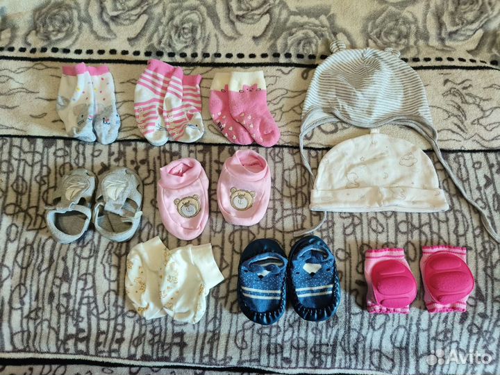 Тапочки, носки, чепчики, наколенники для ползания