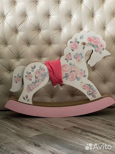 Качалка лошадь