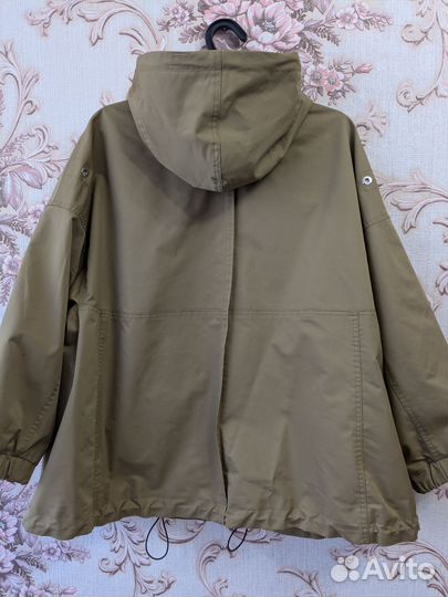 Ветровка женская