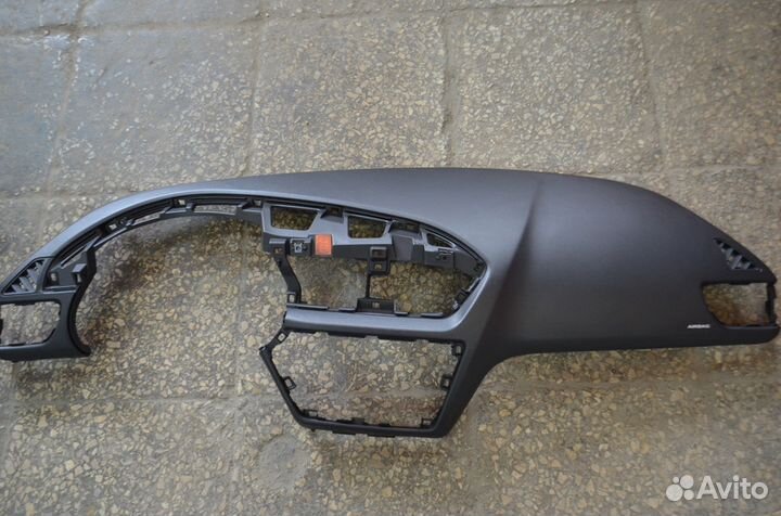 Торпедо панель приборов Kia Rio (2011-2016)