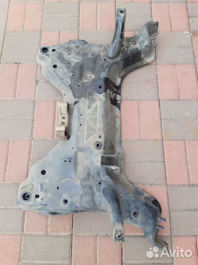 Подрамник передний Citroen C4 B7 седан