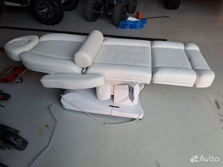 Косметологическое кресло с электроприводом