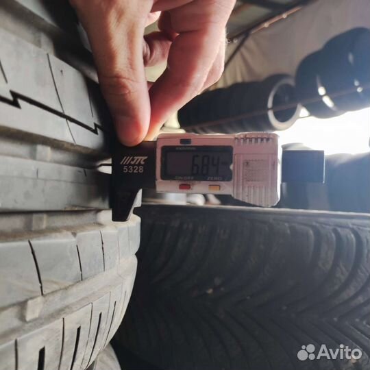 Yokohama BluEarth AE50 235/55 R18