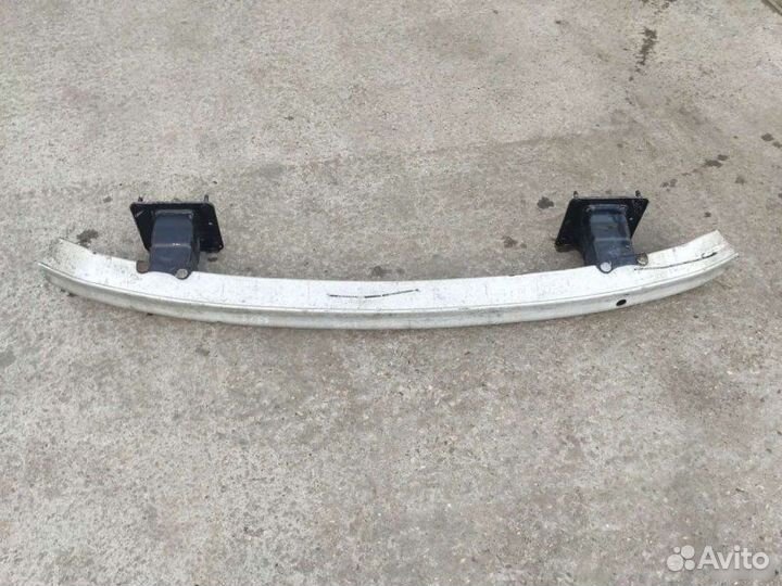 Усилитель бампера Mercedes M W164