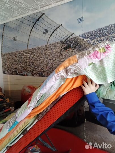 Детская кровать машинка с матрасом бу