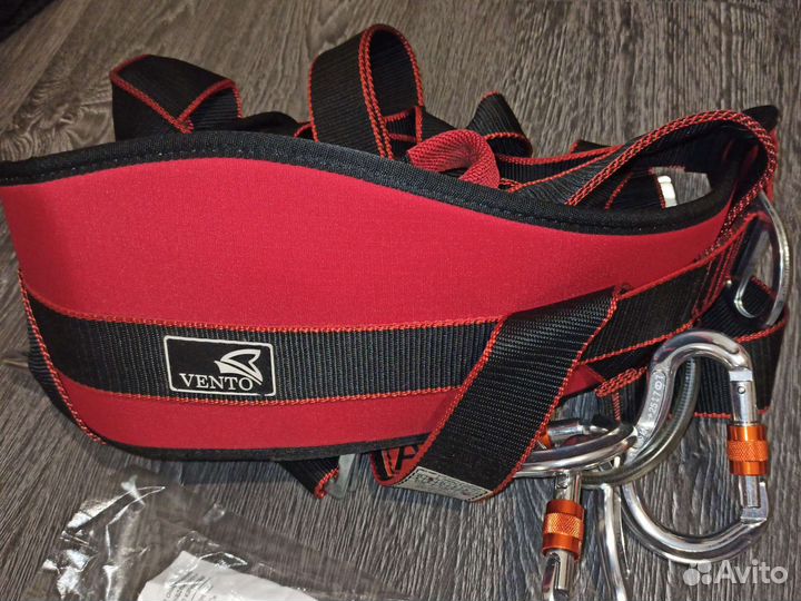 Страховочная привязь