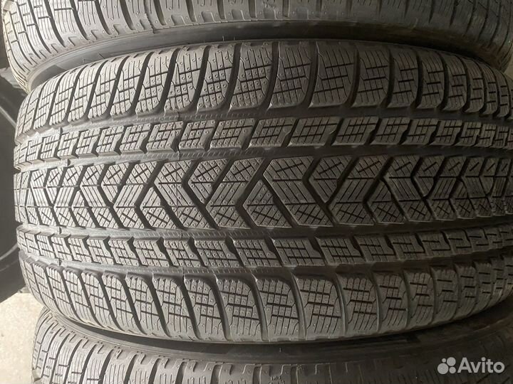 Pirelli Scorpion Winter 285/40 R22 и 325/35 R22 114W